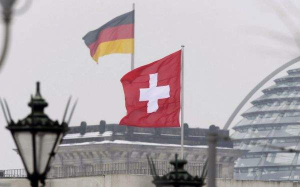 Credit Suisse and Julius Baer put pressure on German tax evaders