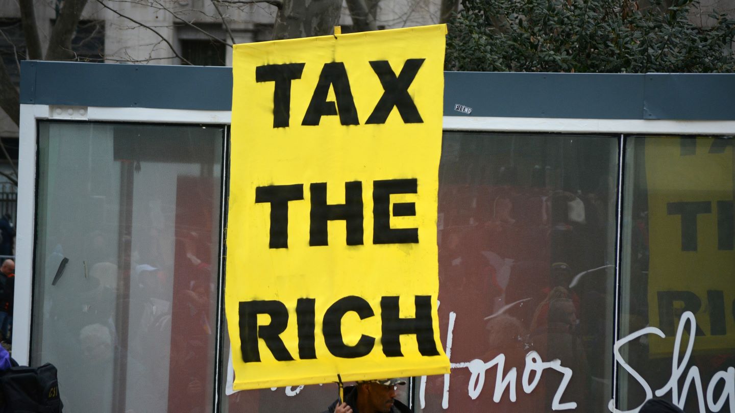 Oxfam urges higher taxes on billionaires as report shows record $18.3tn in wealth